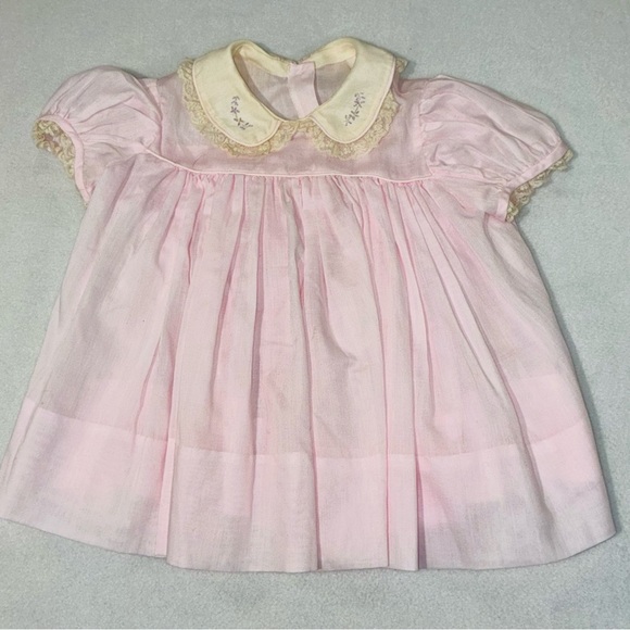 Vintage Baby Pink Lace Embroidered Baby Girl Dress Peter Pan Collar Puff Sleeves - Picture 1 of 6